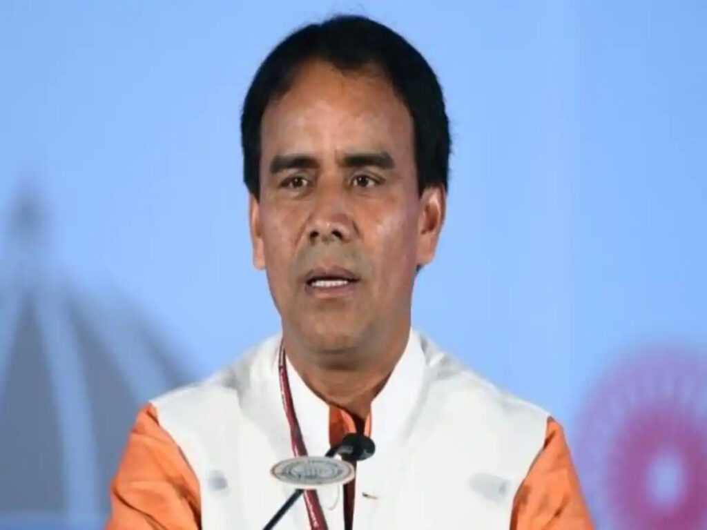 dr_dhan_singh_rawat_1634541898 (1)