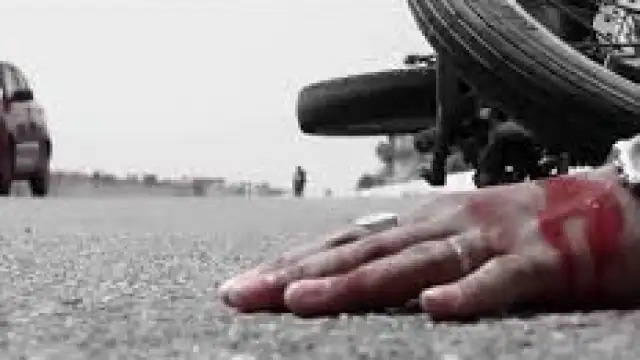 accident_in_rae_bareli_bike_collided_with_truck_death_of_two_teachers_1650618479