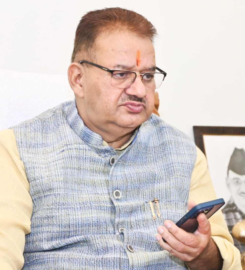 पौड़ी के मुख्य कृषि अधिकारी कृषि निदेशालय अटैच